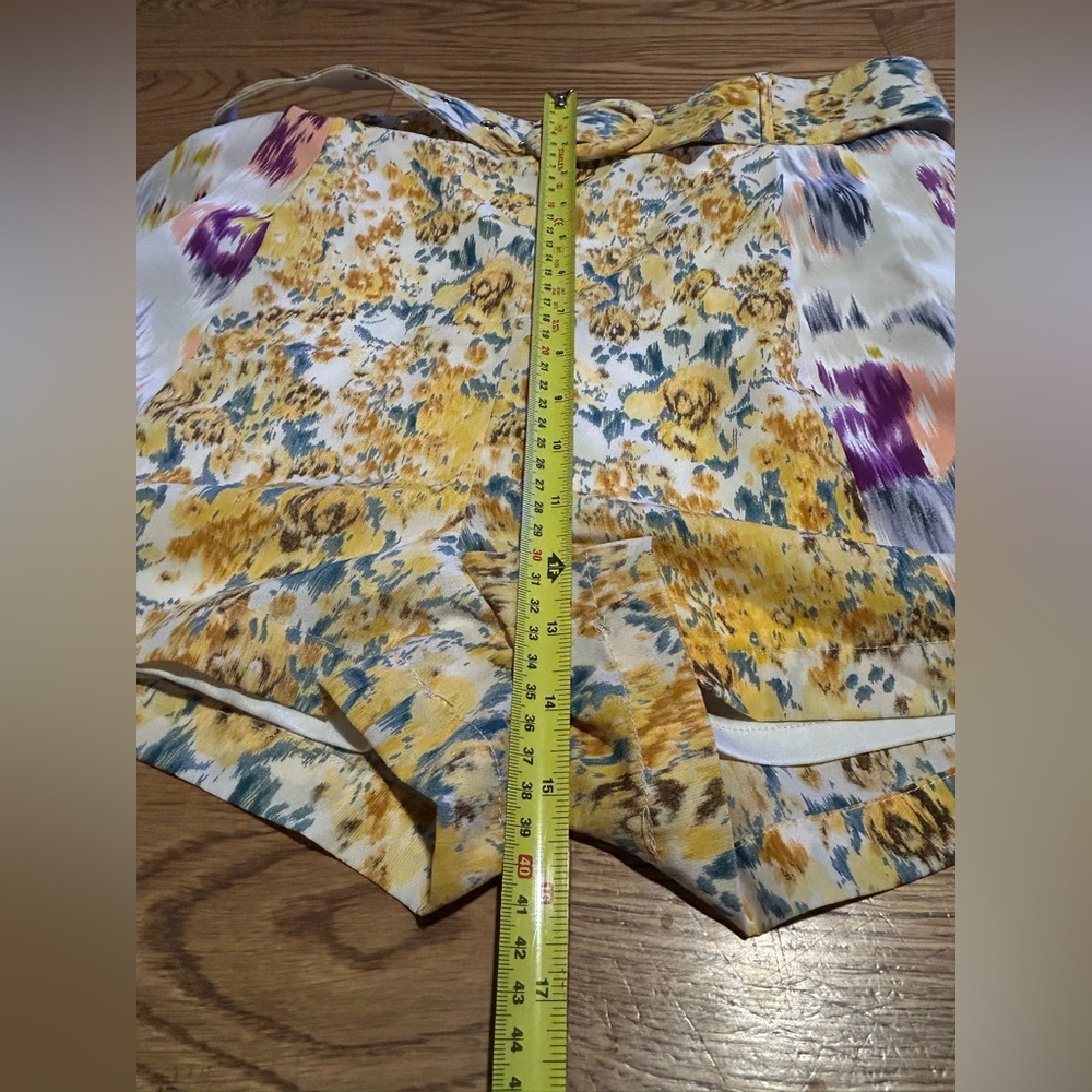 Entro Floral Women’s Shorts Similar to Zimmermann Style Shorts - Picture 9 of 15